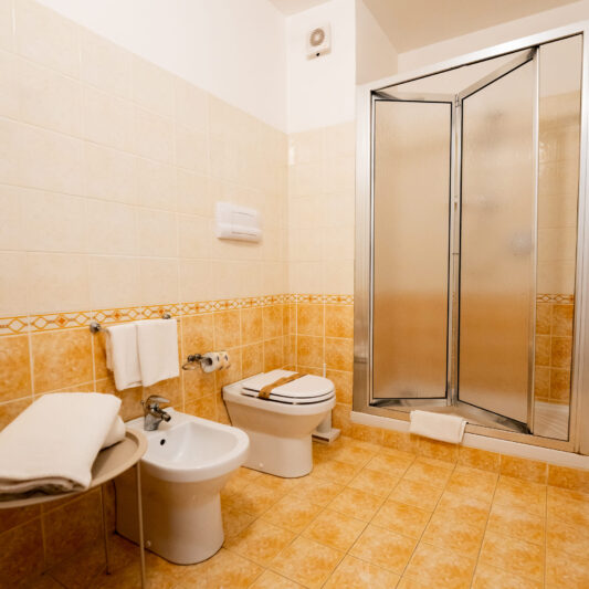 BAGNO ECONOMY (2)